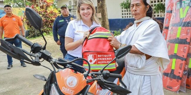 Con motos fortalecen Comité Barrial de la Sierra Nevad (2)