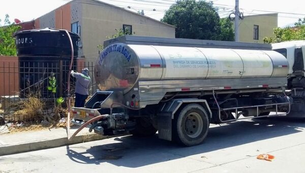 Alcaldía vigila cumplimiento de la Essmar con la gente de Ciudad Equidad