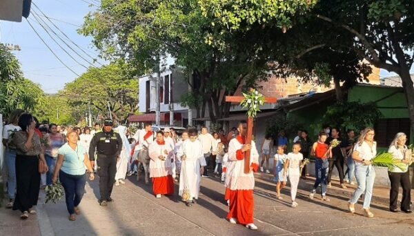 Policía acompañó procesión y bendición del Domingo de Ramos