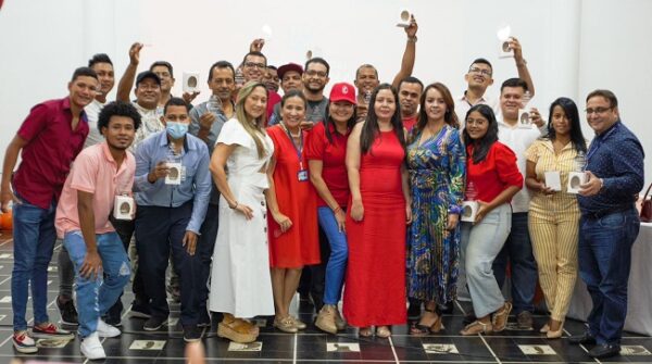 Gobernación entregó reconocimiento a donantes frecuentes de sangre