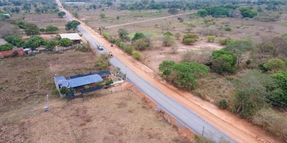 FOTO 3 Vía Guamal – Astrea, una obra esperada por décadas y Caicedo en cuatro años le devolvió la esperanza a una región que estuvo olvidada por los gobiernos del pasado