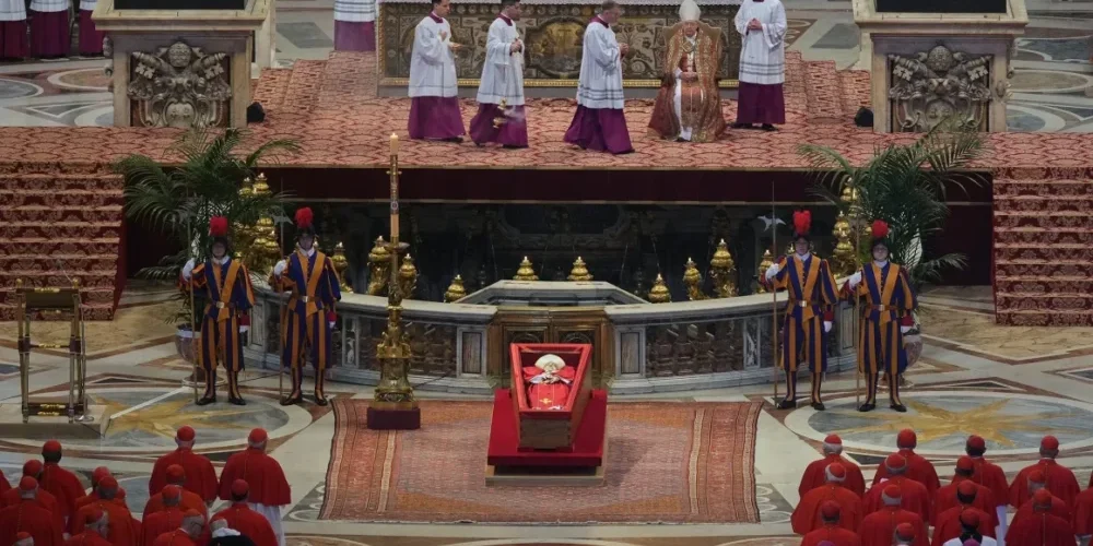 mahony-papa-francisco