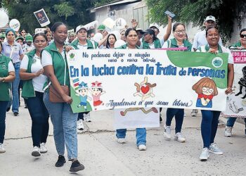 Ciudadanos marchan en El Retén para visibilizar la lucha contra la trata de personas