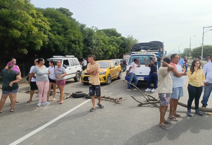 Comunidad de Gaira bloqueó la Troncal del Caribe por falta de agua ...