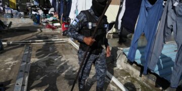 Policía en Guatemala descubre y derriba “vivienda” clandestina creada por la Mara Salvatrucha en Pavoncito, prisión