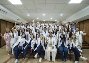 Nuevos médicos internos de UNIMAGDALENA inician el servicio profesional