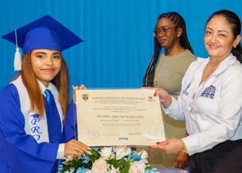 Gobierno de Carlos Pinedo Cuello beneficia a 1.500 adultos mayores con más entregas de ayudas técnicas