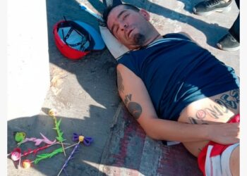 Artesano permanece en estado grave tras ser atropellado por motocicleta en el Camellón de la Bahía