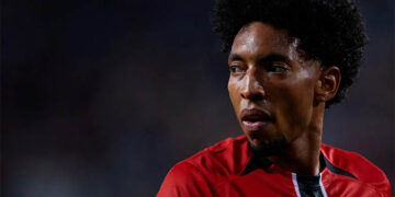 Tensión en Mallorca: Johan Mojica enfrenta a un hincha tras nueva derrota y crisis deportiva