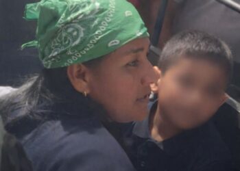 Capturan a mujer que usaba a su hijo menor para cometer hurtos en comercios de Plato