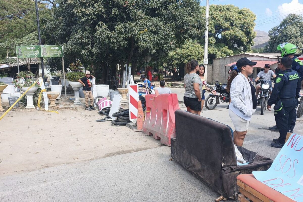 Comunidad de Cantilito mantiene bloqueo en la Troncal del Caribe por ...
