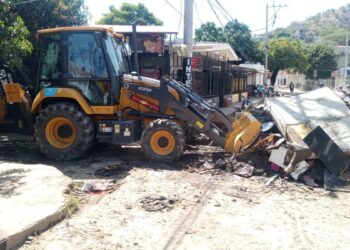 Alcaldía de Santa Marta mantiene operativo de censo y atención humanitaria en barrios afectados