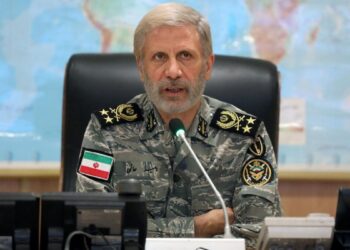 Irán pone a sus Fuerzas Armadas en máxima alerta y lanza advertencia directa a Estados Unidos