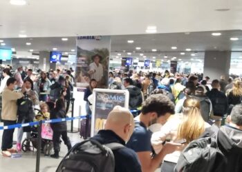 Alertan posibles afectaciones en El Dorado por protestas de empleados de Migración Colombia