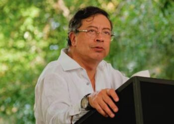 Tensión en diálogos con el ELN tras visita de delegados al Catatumbo previa a operación militar