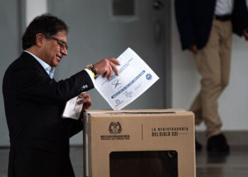 Petro dice que no pedirá tarjetón de consulta del 8 de marzo y denuncia “exclusión antidemocrática”