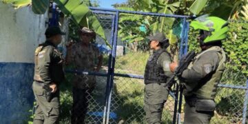 Gaula realiza jornada preventiva contra extorsión y secuestro en fincas de Zona Bananera