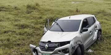 Conductor chocó contra un muro en la Vía La Prosperidad y salió ileso