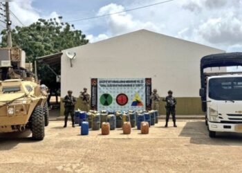 Ejército incauta 440 galones de gasolina de contrabando en Maicao