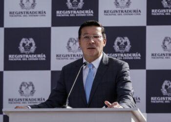 Cruce de señalamientos entre Petro y el registrador reaviva debate sobre garantías electorales