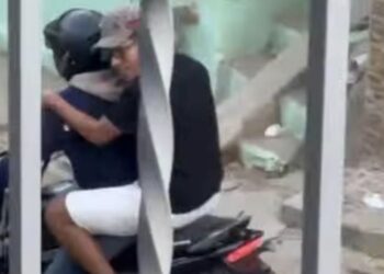 En video: captan robo a mano armada contra ama de casa en Pastrana