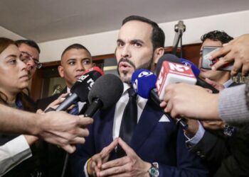 Abelardo de la Espriella denuncia falta de garantías electorales ante la Defensoría