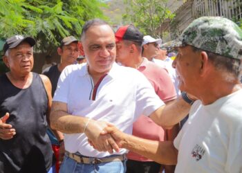 Administración de Carlos Pinedo continúa entrega de ayudas en Guachaca y vereda Mendihuaca