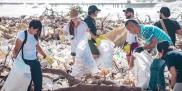En dos días, Alcaldía de Santa Marta ha retirado 280 metros cúbicos de residuos en la playa Los Cocos