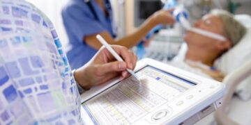 Grave y sin familia: buscan con urgencia a parientes de joven baleado en el Magdalena