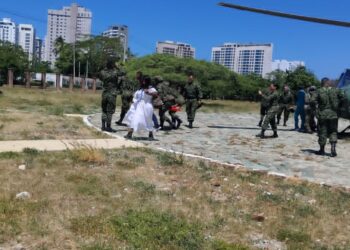 Evacúan en helicóptero a nueve indígenas heridos tras combates en la Sierra Nevada