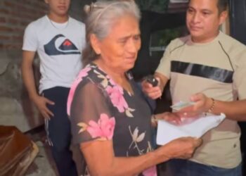 De la tristeza a la esperanza: samarios reúnen más de $2,5 millones para abuela a la que le robaron su subsidio