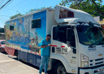Bibliobús de Cajamag lleva cuentos y lectura a los barrios de Santa Marta y se convierte en tendencia