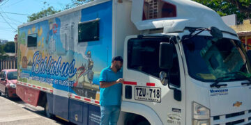 Bibliobús de Cajamag lleva cuentos y lectura a los barrios de Santa Marta y se convierte en tendencia