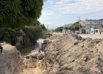 Alcaldía de Carlos Pinedo interviene la Calle 30 para recuperar zona peatonal afectada por el río Manzanares