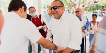 Alcaldía de Santa Marta entrega bastones blancos a personas en condición de discapacidad visual