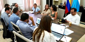 Reunión del alcalde Pinedo y la viceministra Ruth Quevedo, ratifica que solución de agua para Santa Marta, avanza