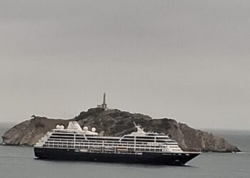 Santa Marta recibe crucero de lujo: más de mil visitantes llegan en histórica primera recaladaArriba a Santa Marta el crucero “La Perla”