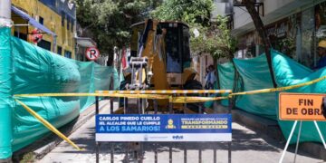 Alcaldía de Carlos Pinedo inicia el programa de reparcheo “Uno Menos” para mejorar movilidad en Santa Marta