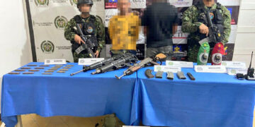 Golpe al Clan del Golfo: capturan a dos presuntos integrantes y decomisan arsenal en El Retén