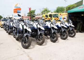 Alcalde Carlos Pinedo Cuello entrega 20 nuevas motocicletas para los agentes de tránsito