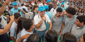 “Estamos transformando la educación” Alcalde Pinedo hizo lanzamiento del programa “Caminos de Sabiduría 2026”