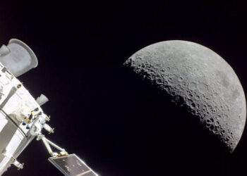 Histórica misión: astronautas de Artemis II alcanzan la cara oculta de la Luna