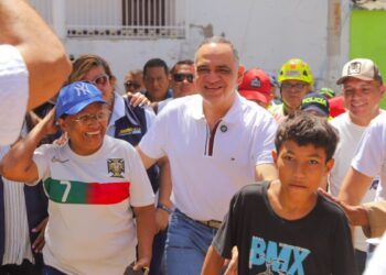 Gobierno de Carlos Pinedo Cuello entrega subsidios de arriendo a damnificados de Vista Al Mar