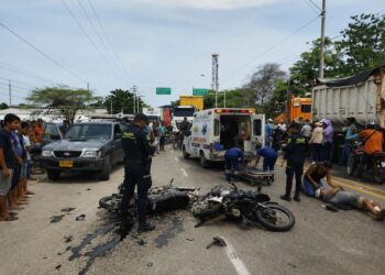 Aparatoso choque entre motocicletas deja un herido grave en la Troncal del Caribe