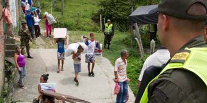 DESPLAZADOS LA LOMA