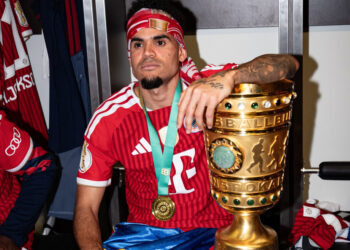 Luis Díaz cerró una temporada histórica con otro título en Alemania