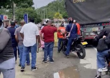 Bloqueo en la Troncal del Caribe por protesta tras muerte de guía turístico