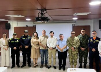 Gobierno de Carlos Pinedo fortalece articulación institucional en seguridad con visita del viceministro de Defensa