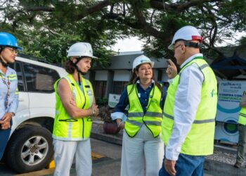 El puerto de Santa Marta recibe la visita de la ministra de Transporte, María Fernanda Rojas