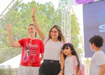 ¡“Carlos Pinedo se sobró” !: Las Américas vive una fiesta con jornada especial para las madres